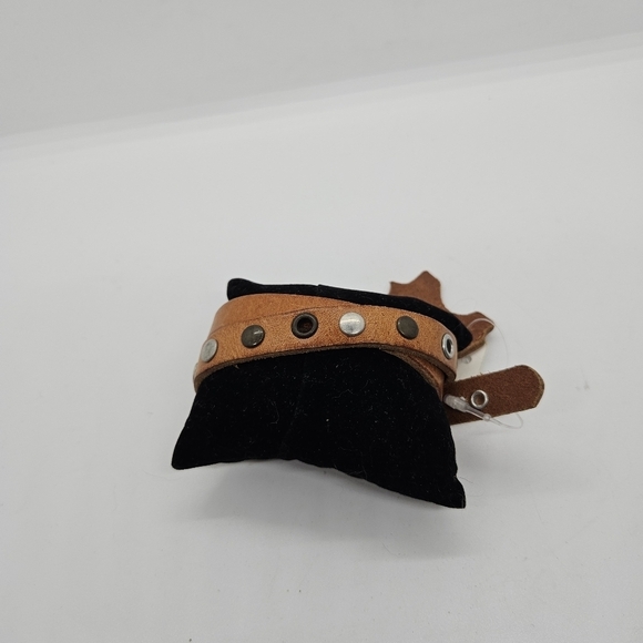 NWT H&M brown leather wrap bracelet with studs - Picture 2 of 4